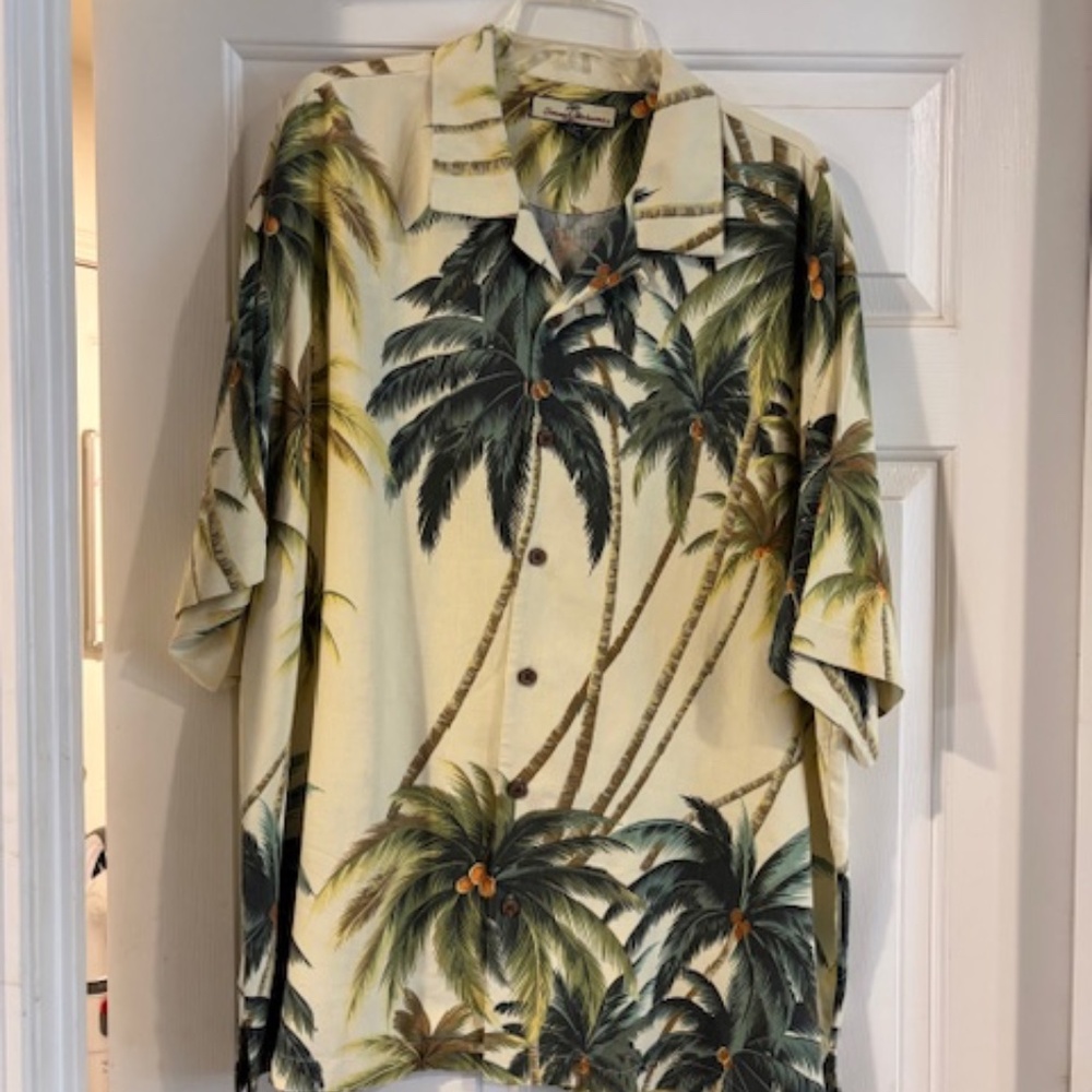 Tommy Bahama 100% silk mens shirt- XL